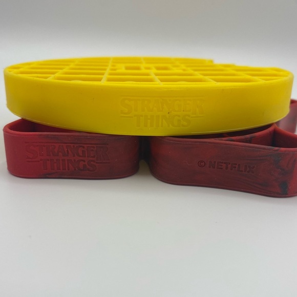 Stranger Things Game Set Uno Mad Libs Pop Its Fidgets Waffle Demogorgon Gifts - Picture 6 of 13